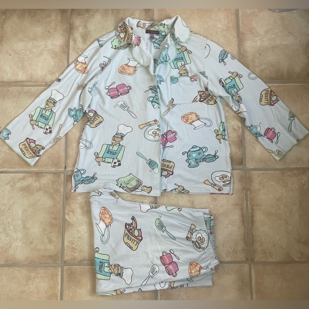 Vintage Stan Herman 2 piece button up long sleeve, capri pants pajama set; L